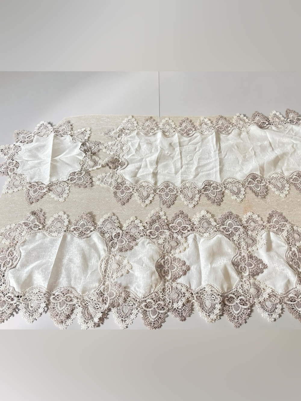 Vintage Lace Table Linen Set 6 Piece Ivory Runner & Matching Doilies